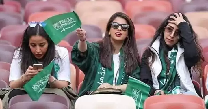  شاهد سعوديات في مدرجات كأس العالم  جمالهن يسلب العقول  وخطف الأنظار على مواقع التواصل الاجتماعي.. صورة
