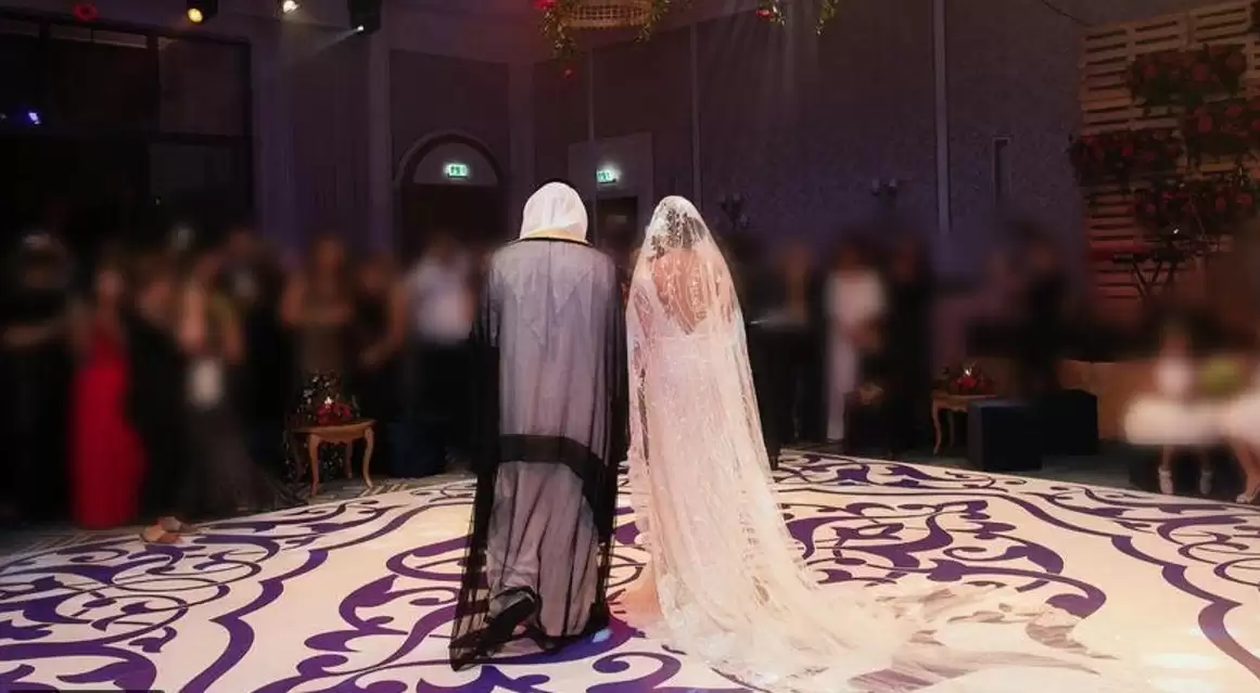 رجل سعودي يتزوج عروستين في نفس الليلة وهذا ما فعلته إحداهما ليلة الدخلة ؟